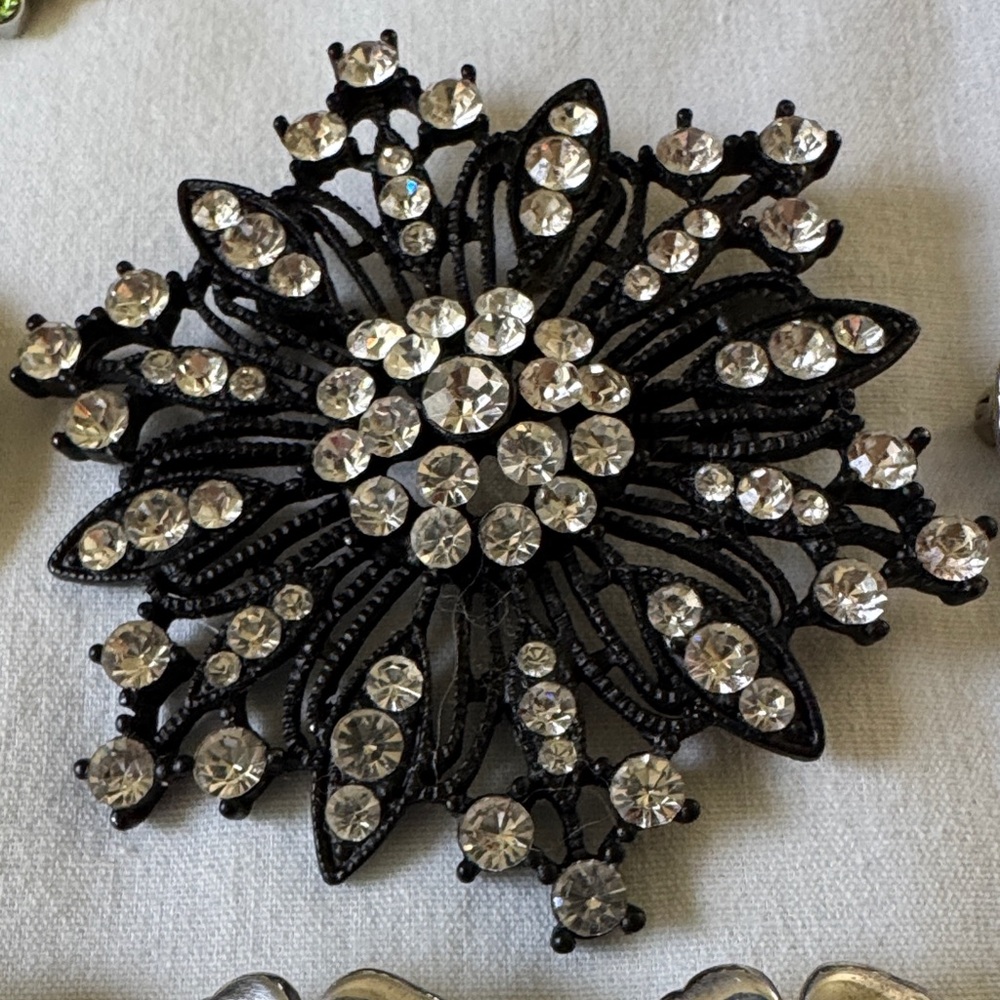 Premier Designs 9 piece lot, black, silver and mixed metal tones - Picture 2 of 10